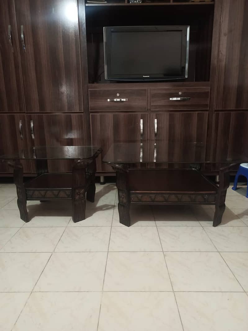 Center table and side table for sale in good condition 1