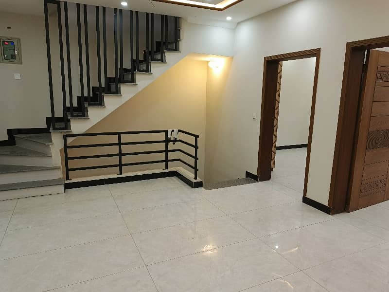 At Main Double 50 Fit Road, 5 Marla Brand New House For Sale In Nawab Town 9