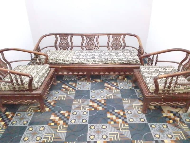 selling sofa set (sheesham wooden) 1