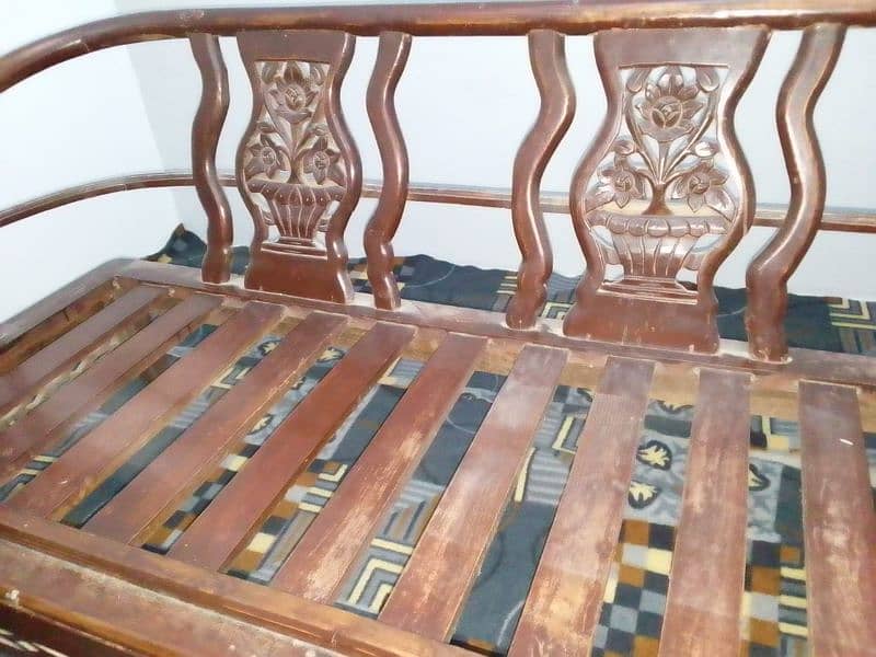 selling sofa set (sheesham wooden) 2