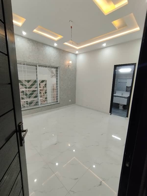 Adorable Triple Storey 10 Marla Brand New House For Sale In Nasheman Iqbal 26