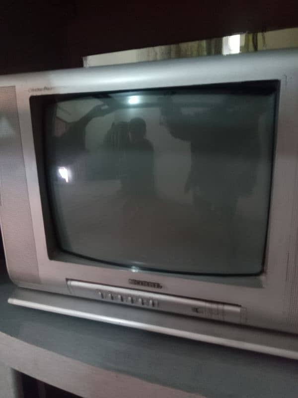 1 TV Troley and 2 Tvs For Short Time Used For Sale 4