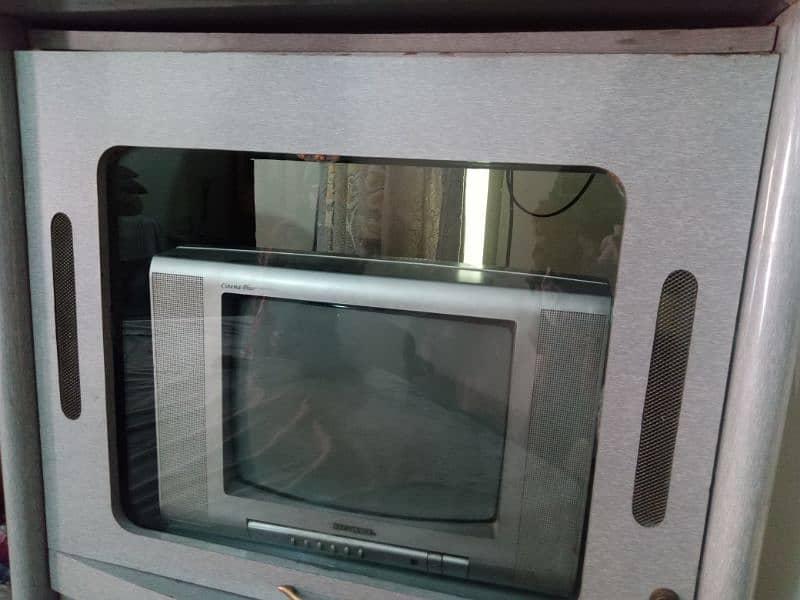 1 TV Troley and 2 Tvs For Short Time Used For Sale 8