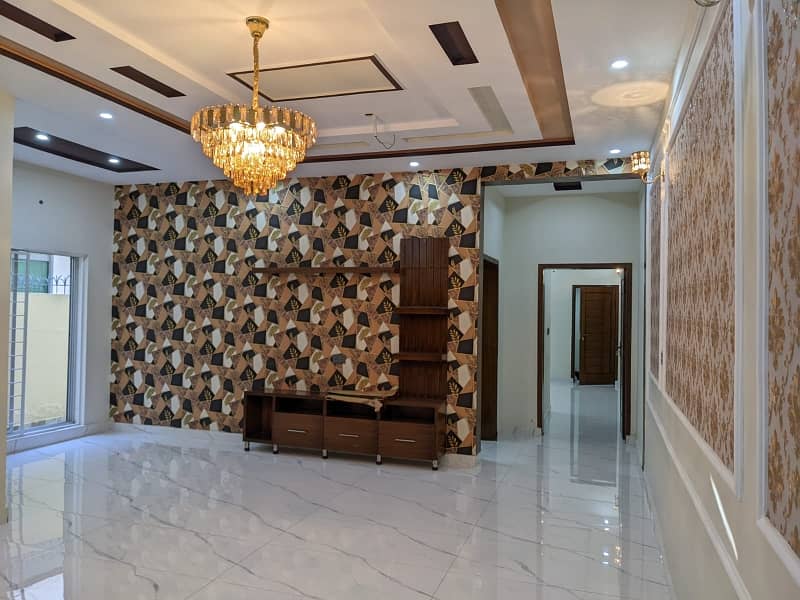 Brand New 1st Intery Full House For Rent With Real Pics Ready To Shift Near To Main Kahyban E Jumha Rood Double Kechin 25