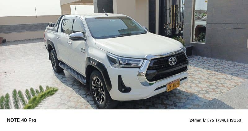 Toyota Hilux 2022 1