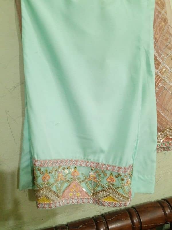 baroq embroidery dress for sale condition 10 by 10 3