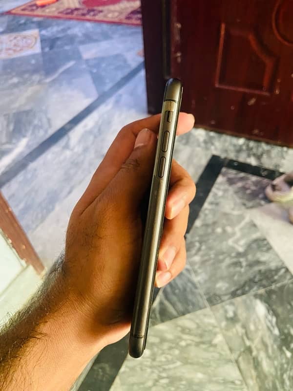 iphone 11 64GB factory unlock condition 10/10 4