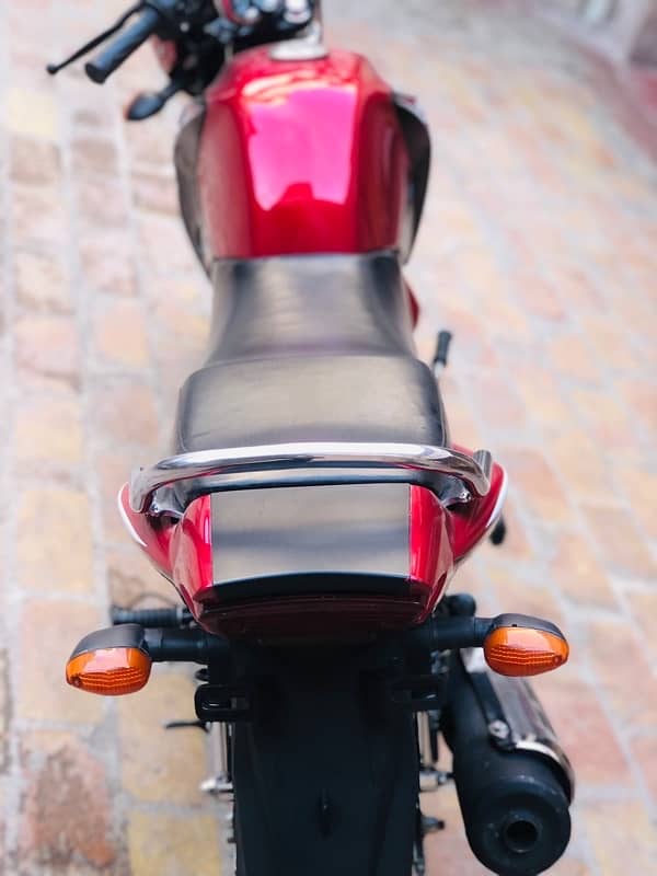 yamaha YBR 125 Red Beauty 10