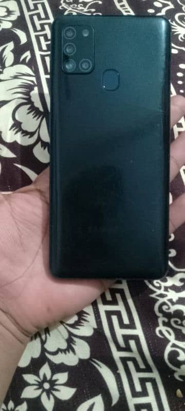 samsung  a21 good  used 8