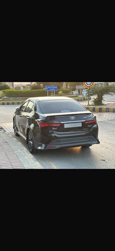 Toyota Corolla Altis 2017 4