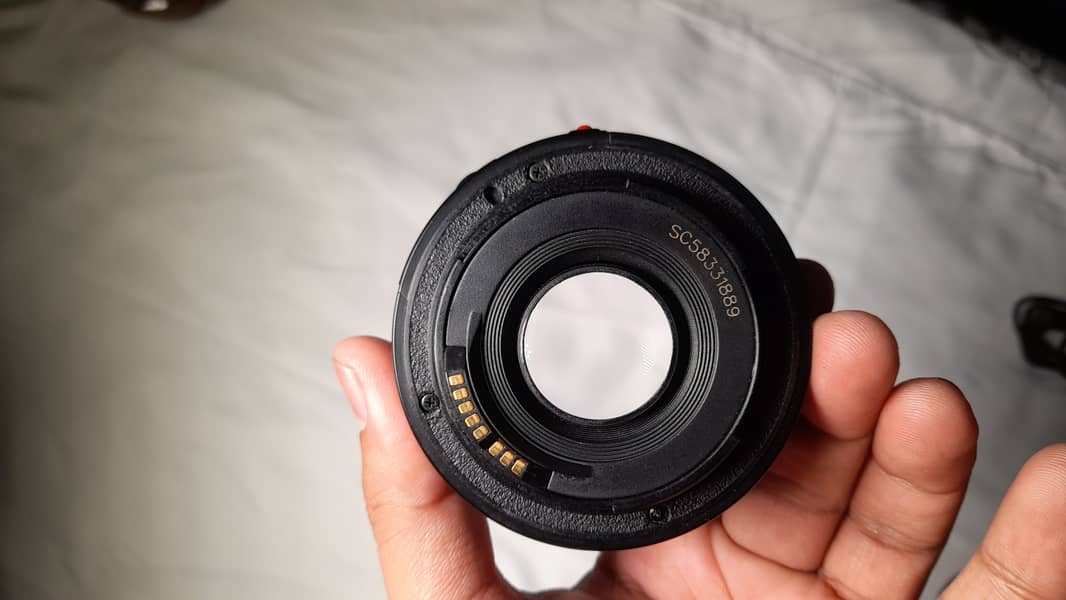 Yongnuo Digital 50mm 1.8 Lens (8/10 Condition) 8