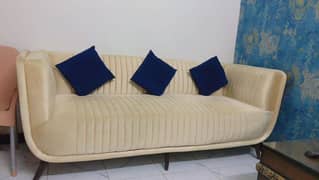 5 Seater Sofa Set With Cousions