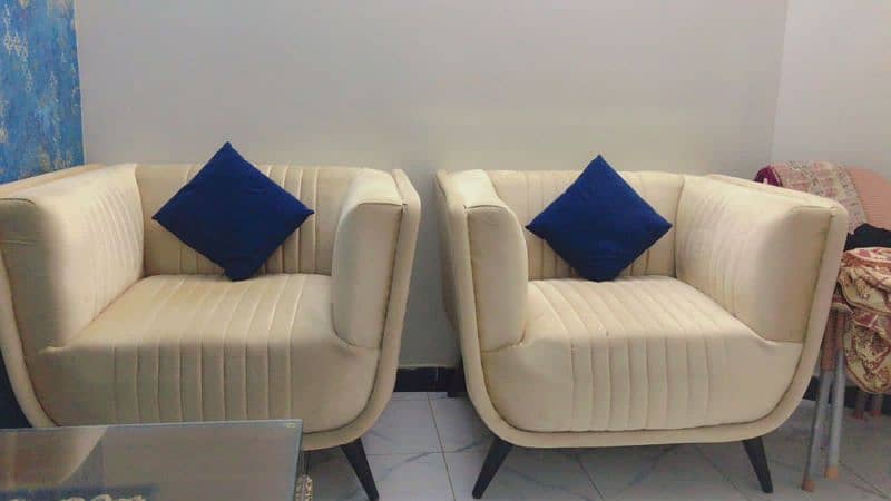 5 Seater Sofa Set With Cousions 1