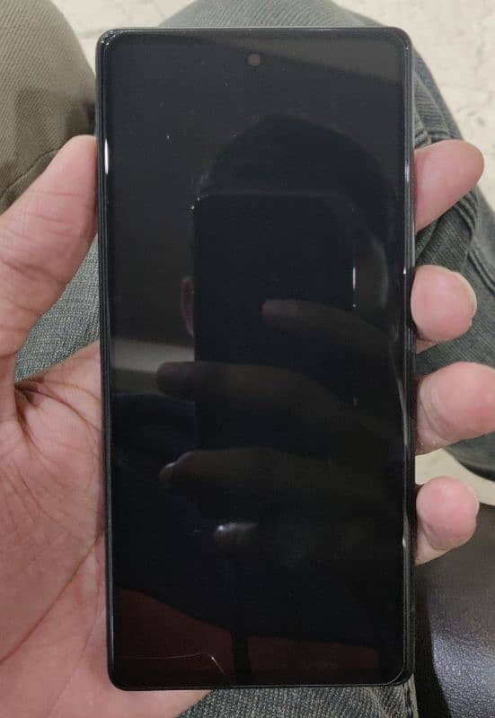 Google pixel 6 10/10 condition 0