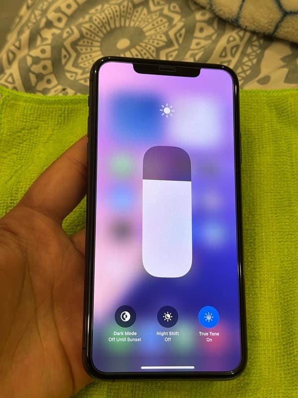 iPhone 11 Pro Max 64 Gb factory unlock non pta 4