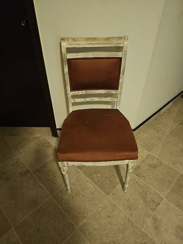 8 pcs set of Dining Chairs Slightly Used. 0