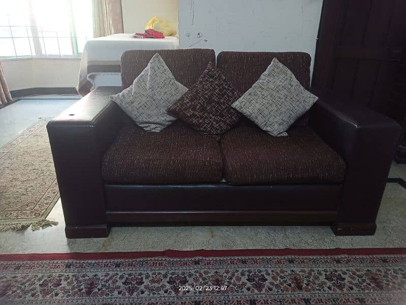 6 Seater beautiful sofa set for sale 4