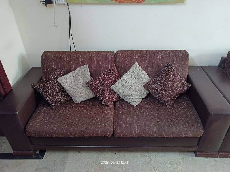 6 Seater beautiful sofa set for sale 6