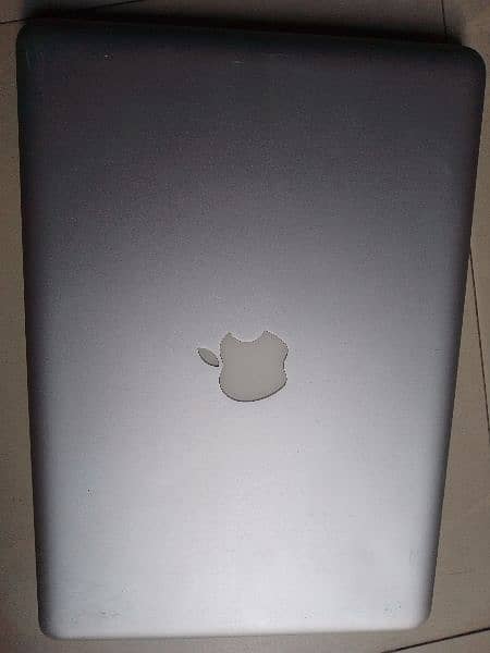 2012 MacBook pro in nice condition 0