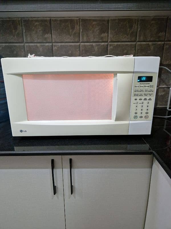 LG 60 Liters Full Size Microwave 4