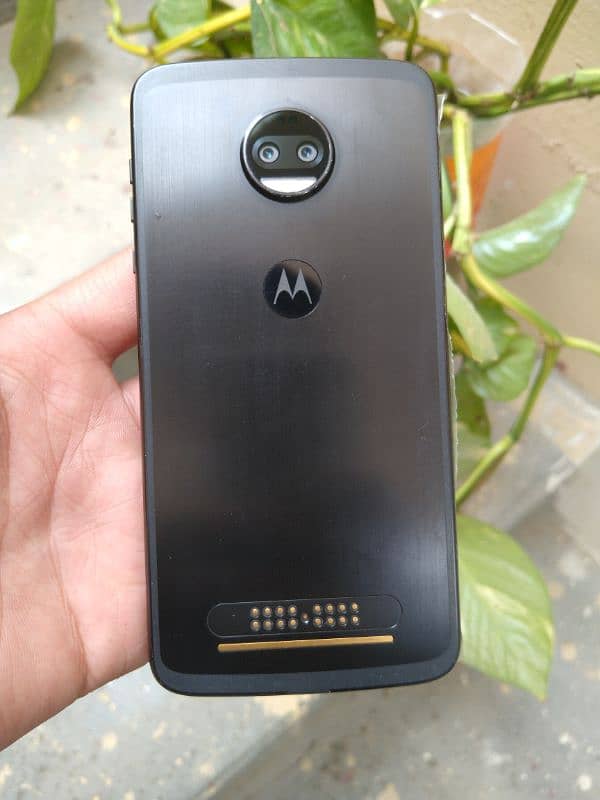 Moto Z2 Force 4/64 0