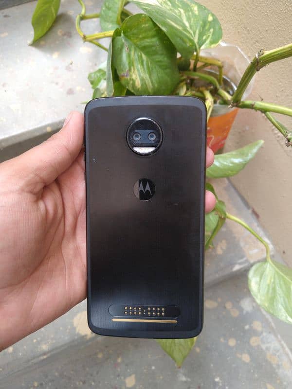 Moto Z2 Force 4/64 1