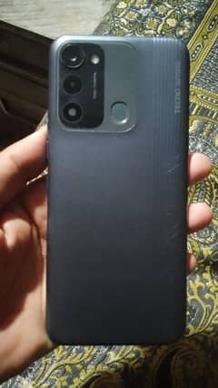 Tecno spark 8c 4-128 gb mobile and daba condition 10/10