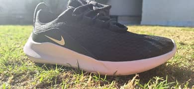 NIKE VIALE  (FOR WOMENS)