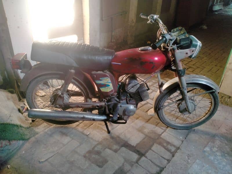 yahama  1991 model  Bike for sale, watt app number 0344.1407625 7