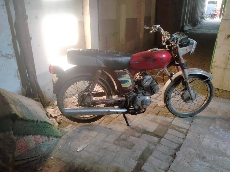 yahama  1991 model  Bike for sale, watt app number 0344.1407625 8