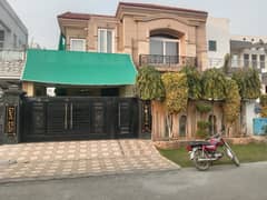 ZEE Real Estate & Builder Offers 5 MARLA Near to Park & Main Road in 9 Town D Block Available