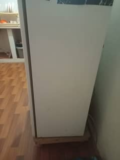 I am selling my normal size room fridge