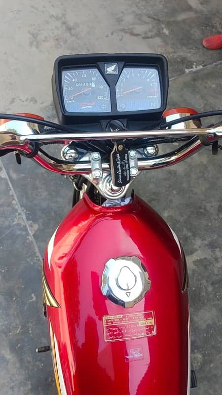 HONDA CG 125 2025 MODEL 6