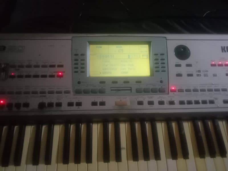 Korg pa 50. piano keyboard 3