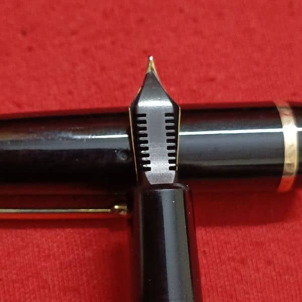 Parkar Fountain pen 14 K Gold nib 6