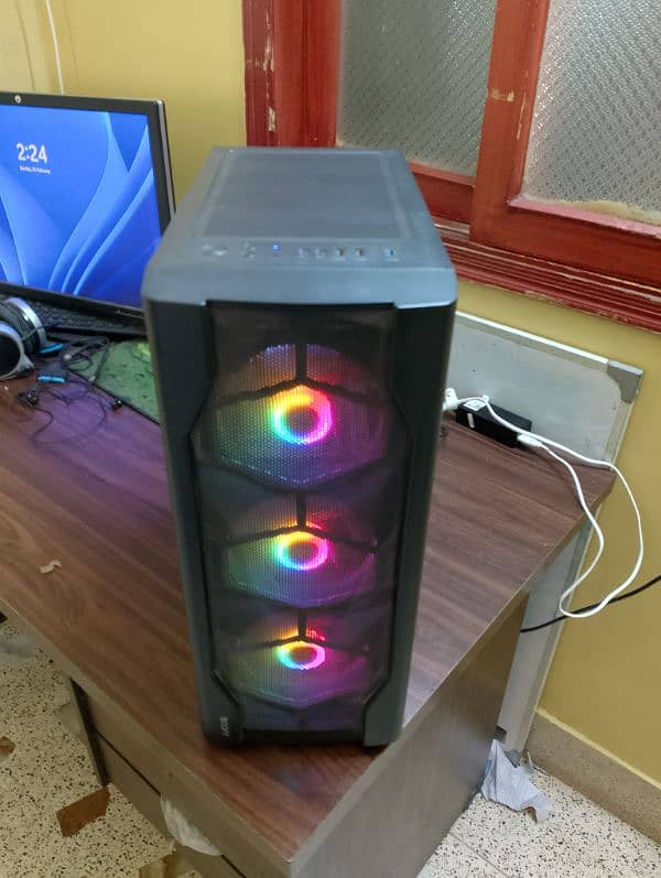 Custom build Pc. I7-3770 with nitro +rx 590 3