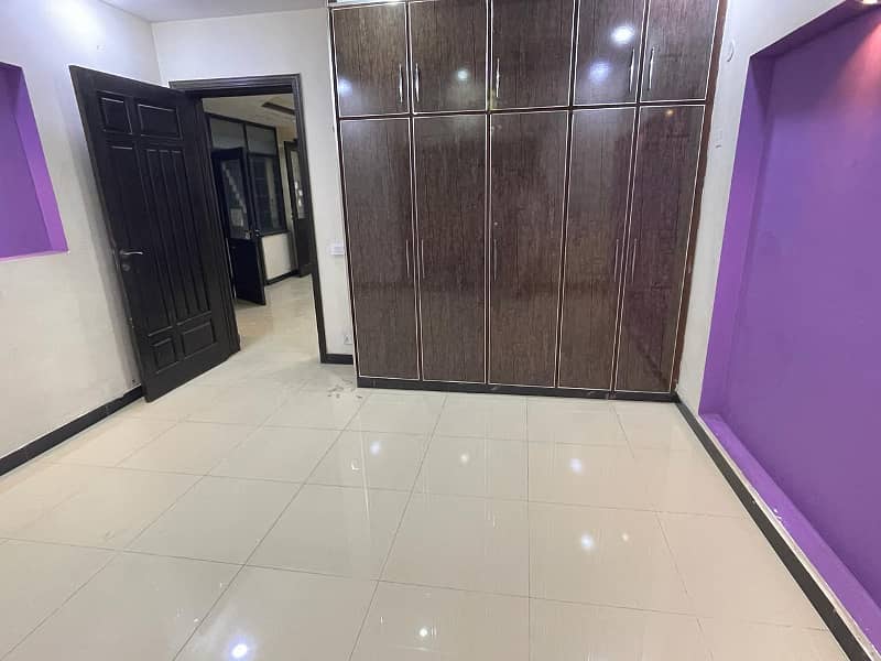 10 Marla Upper Portion For Rent In Sector C Bahria Town, Lahore 3