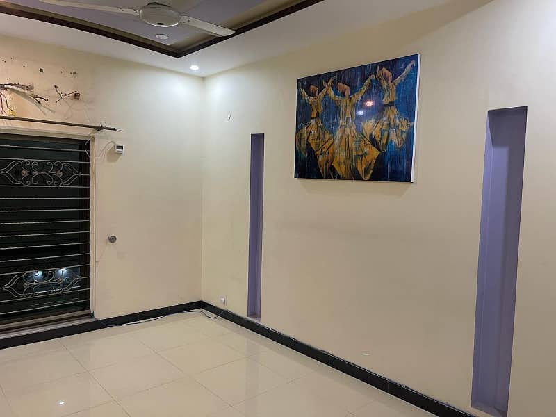 10 Marla Upper Portion For Rent In Sector C Bahria Town, Lahore 5