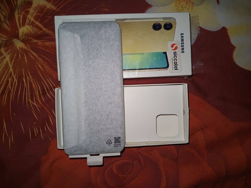 Samsung A06 Just Box Open 1