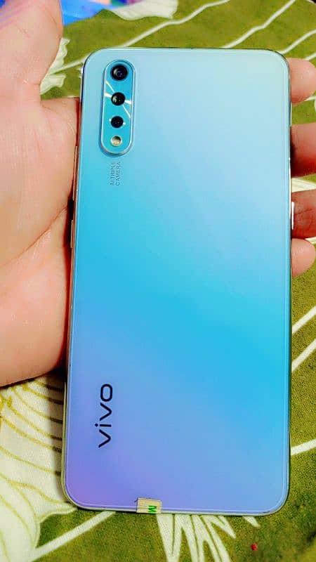 Vivo S1 screen finger print 8 Gb Ram and 256 Rom 7