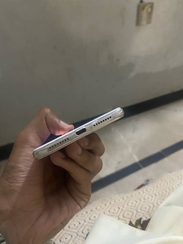 AssalamOAlaaikum Oppo A37 with box in good condition 2