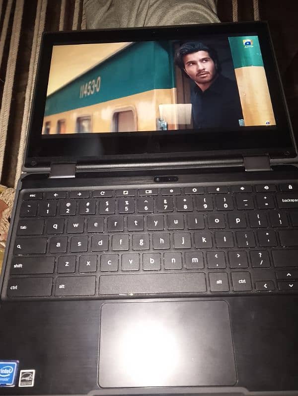 Lenovo Android Foldable touch and keyboard 2