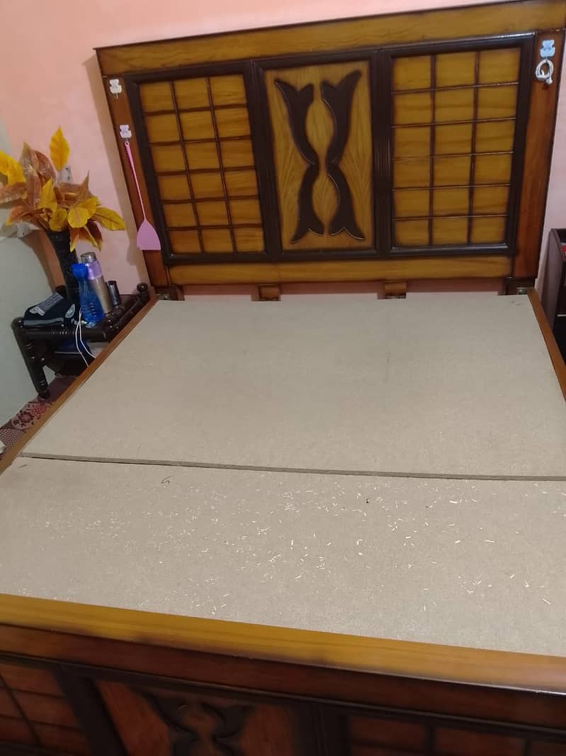 King size double bed 10*10 condition 2