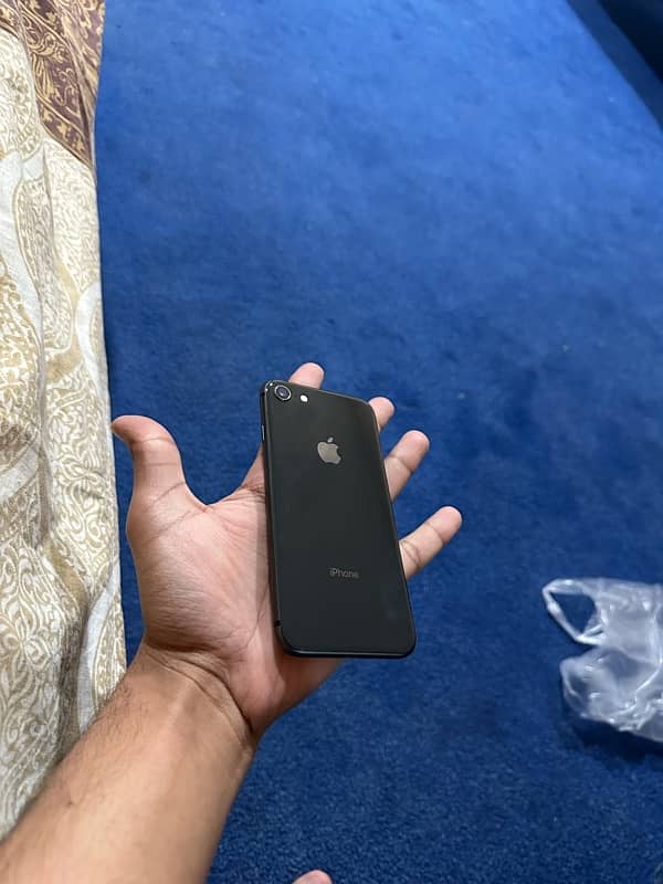 I PHONE 8  black color 64 gb 0