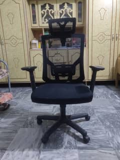 Ergonomic Office Chair, Breathable Mesh Chair with Adjustable Height