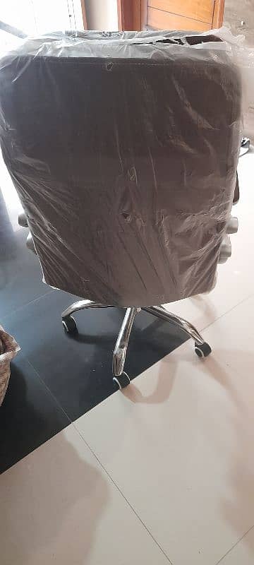 Iam selling my imported chair 2