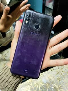 INFINIX HOT 8 LITE