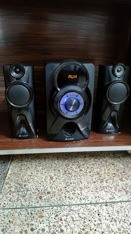 Audionic Speakers 1