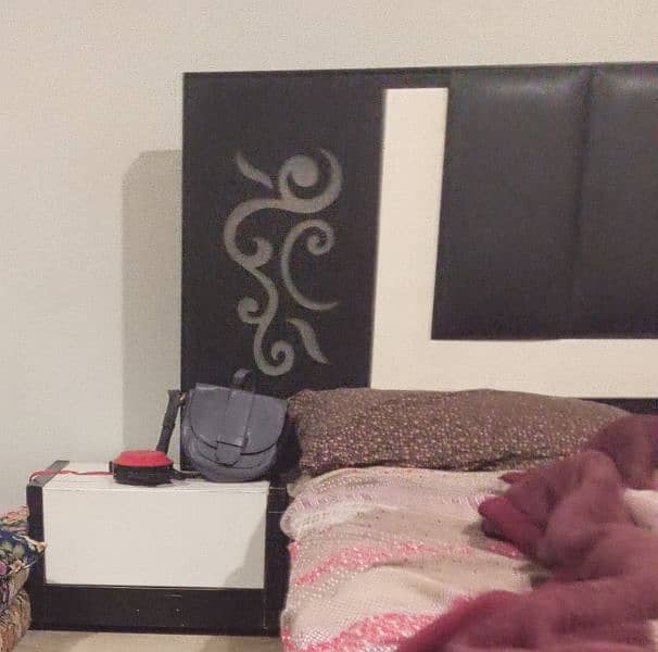 bed set with lamp side table and dressing table 1