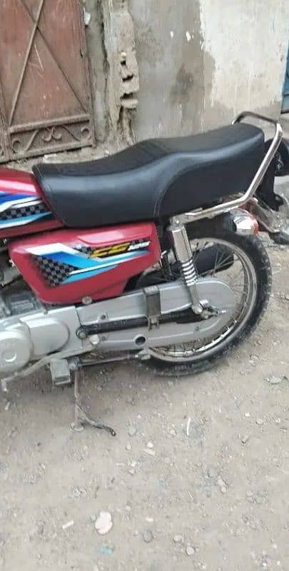 Honda 125 Karachi number goldan number pelat 2